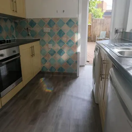 4 Bedroom House In Turnpike Lane/Wood Green London Exterior photo