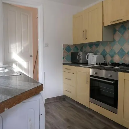 4 Bedroom House In Turnpike Lane/Wood Green London Exterior photo