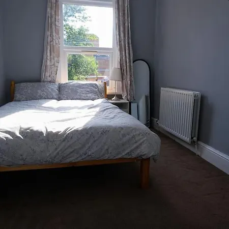 4 Bedroom House In Turnpike Lane/Wood Green London Exterior photo