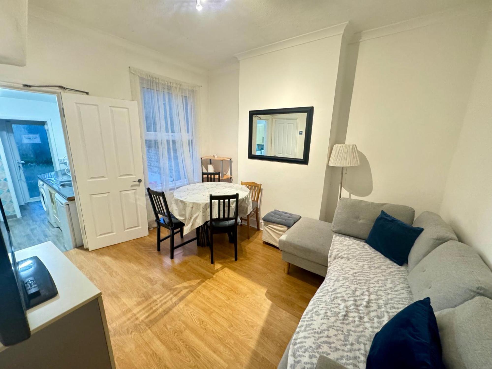 4 Bedroom House In Turnpike Lane/wood Hébergement de vacances *